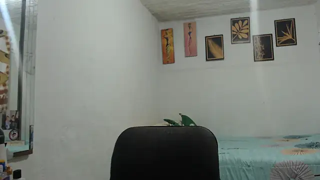 Snapshot of Emily_babybo chatting on October 17, 11:06 pm Emily babybo online show from October 17, 11:06 pm