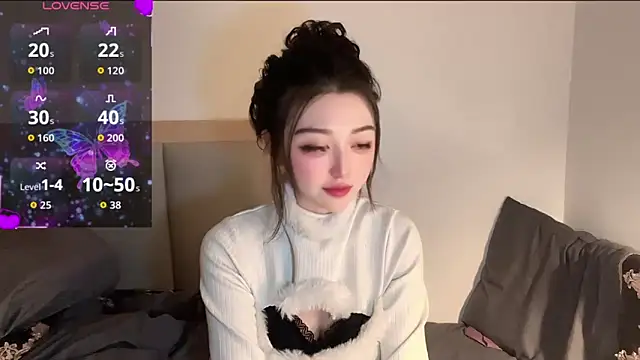 Snapshot of fioralba chatting on December 18, 4:44 pm fioralba online show from December 18, 4:44 pm