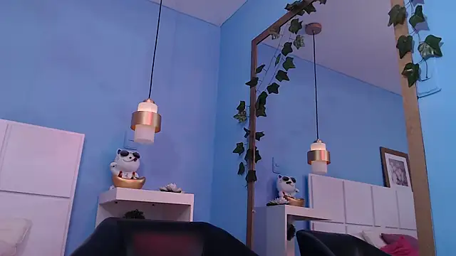 PenelopeBond online show from October 11, 1:01 pm