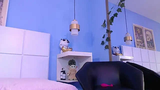 PenelopeBond online show from October 28, 12:59 pm