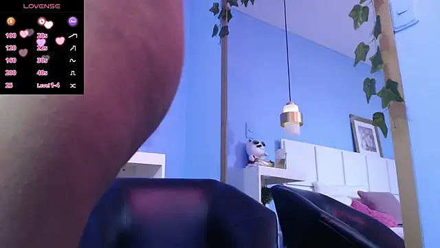 PenelopeBond online show from October 10, 12:50 pm