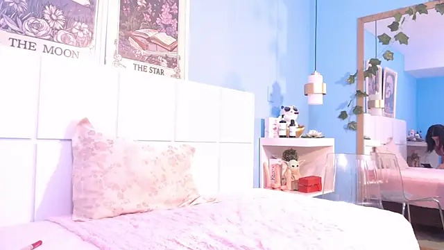 PenelopeBond online show from November 8, 4:54 pm