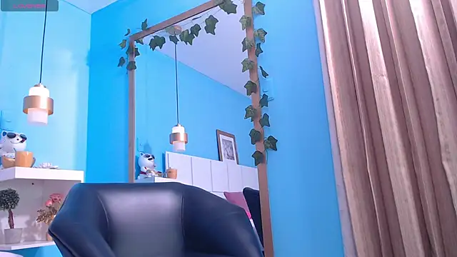 PenelopeBond online show from October 9, 1:00 pm