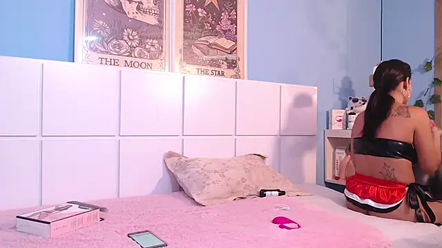 PenelopeBond online show from November 1, 2:00 pm