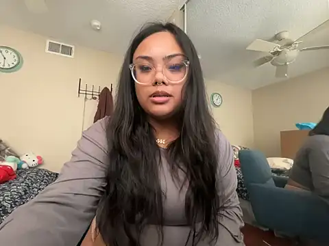 kiaradanielaxx online show from November 12, 9:07 pm