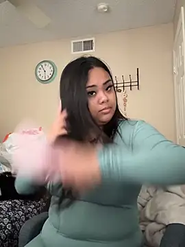 kiaradanielaxx online show from February 13, 12:10 am