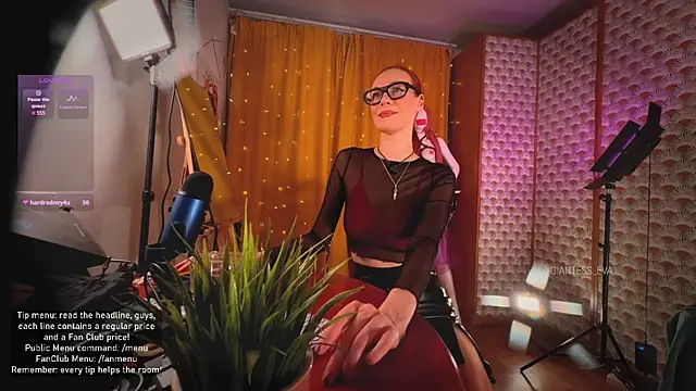 Giantess Eva online show from March 14, 3:51 pm