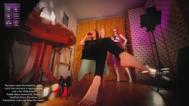 Giantess Eva online show from March 4, 9:55 pm