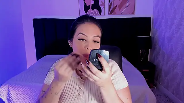 camiladuke7 online show from November 14, 7:39 pm