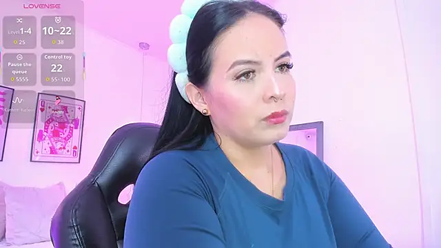 Snapshot of camiladuke7 chatting on June 15, 11:10 am camiladuke7 online show from June 15, 11:10 am
