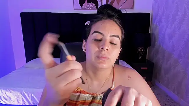 Snapshot of camiladuke7 chatting on January 11, 7:43 pm camiladuke7 online show from January 11, 7:43 pm