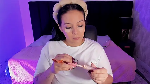 camiladuke7 online show from November 5, 7:50 pm