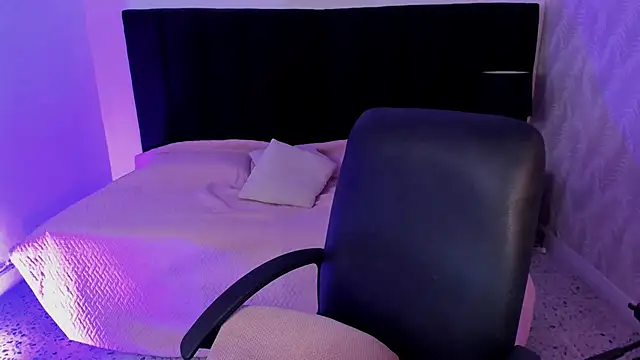 camiladuke7 online show from October 20, 7:36 pm