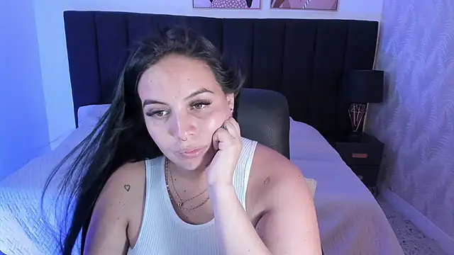 camiladuke7 online show from December 4, 7:35 pm