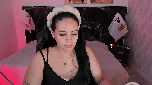 camiladuke7 online show from October 28, 7:35 pm