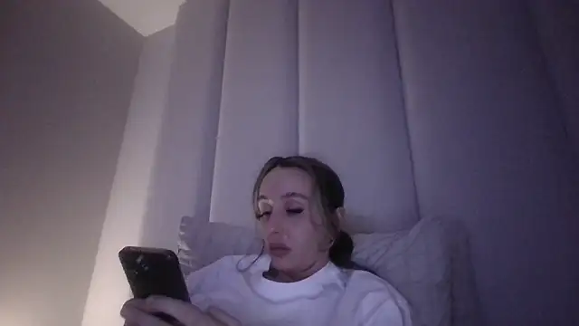 Snapshot of Scotishminx25 chatting on September 25, 7:42 pm Scotishminx25 online show from September 25, 7:42 pm