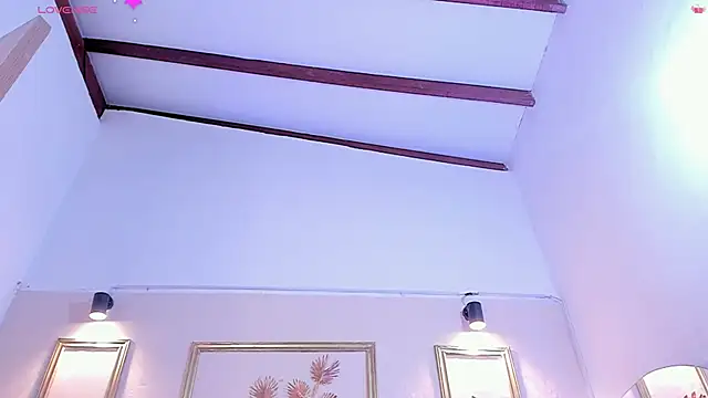 Snapshot of SophieSweet88 chatting on February 10, 4:22 am SophieSweet88 online show from February 10, 4:22 am