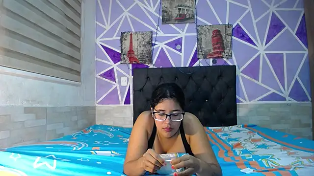 Brittany and wizkhal online show from October 18, 5:31 am