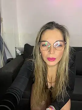 Snapshot of julietacollins11 chatting on September 26, 4:08 am julietacollins11 online show from September 26, 4:08 am