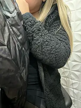 Valeriacris online show from May 15, 4:38 pm