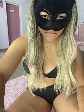 Valeriacris online show from May 3, 1:00 am