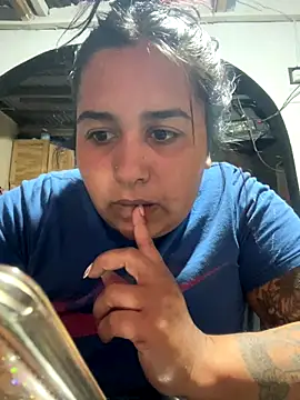 Snapshot of Ayee23-3 chatting on November 27, 11:21 am Ayee23-3 online show from November 27, 11:21 am