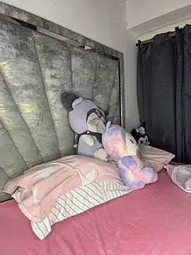 liahouses online show from February 15, 12:00 am