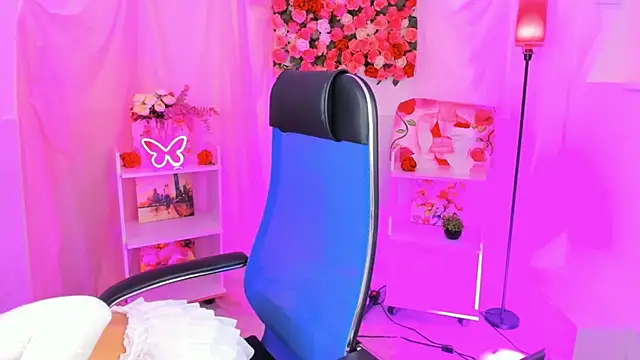 Snapshot of IndigoFae chatting on November 2, 4:39 am IndigoFae online show from November 2, 4:39 am