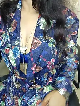 Snapshot of Hey_Jully chatting on October 18, 4:58 am Hey Jully online show from October 18, 4:58 am