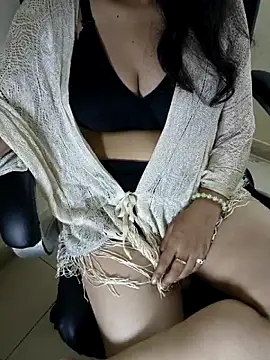 Snapshot of Hey_Jully chatting on September 24, 5:03 am Hey Jully online show from September 24, 5:03 am