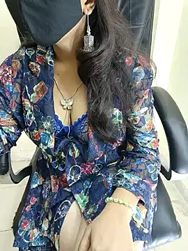 Snapshot of Hey_Jully chatting on September 20, 5:23 am Hey Jully online show from September 20, 5:23 am