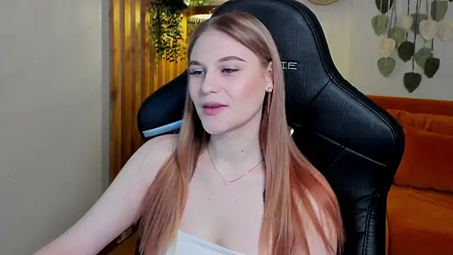 AriaWell online show from November 14, 5:11 am