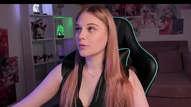 AriaWell online show from November 17, 6:12 pm