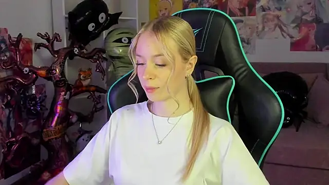 MiaGraces online show from October 29, 6:18 pm