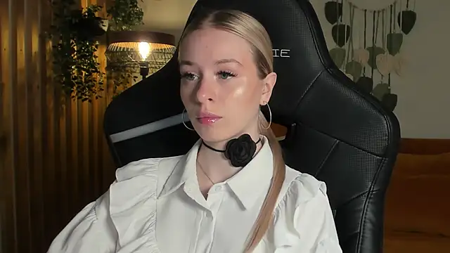 MiaGraces online show from November 30, 5:30 am