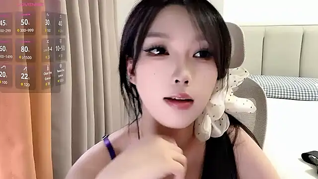 Snapshot of Puppy-12 chatting on October 7, 9:54 am Puppy-12 online show from October 7, 9:54 am