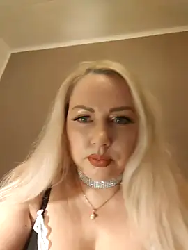 MarinaMargo online show from November 10, 9:31 pm