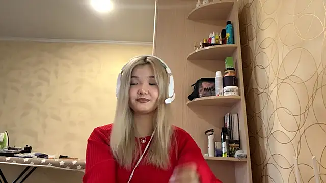 Snapshot of CarolannSide chatting on September 20, 3:11 am CarolannSide online show from September 20, 3:11 am