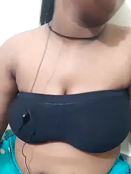 Snapshot of Kiara-Model chatting on October 5, 5:42 am Kiara-Model online show from October 5, 5:42 am