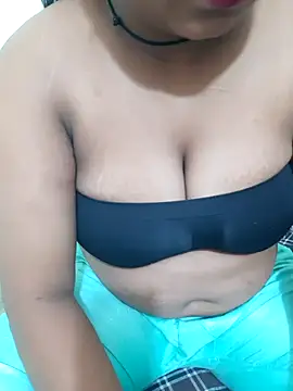 Snapshot of Kiara-Model chatting on October 15, 5:39 am Kiara-Model online show from October 15, 5:39 am
