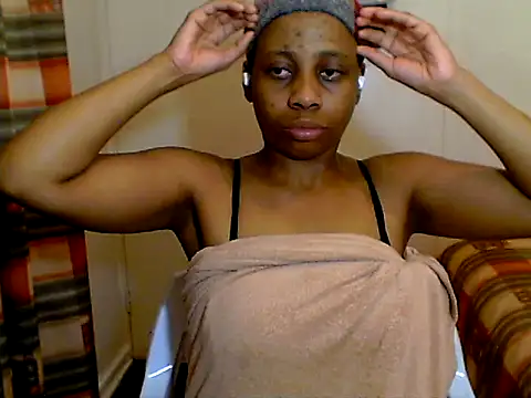 Bustygoddess2525 online show from October 6, 7:58 pm