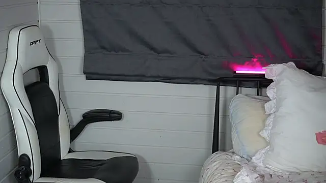 Peachxlush online show from October 3, 6:09 pm