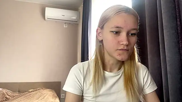 TwinedPeril online show from October 23, 7:18 am