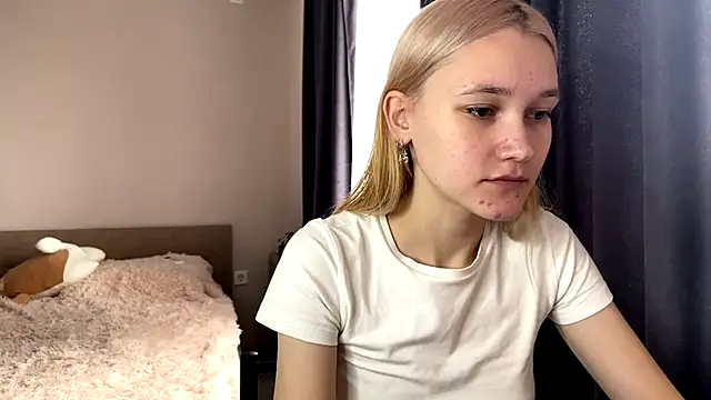 TwinedPeril online show from October 15, 7:05 am