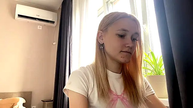 TwinedPeril online show from October 8, 7:10 am