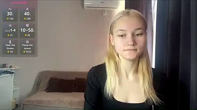 TwinedPeril online show from October 30, 7:06 am