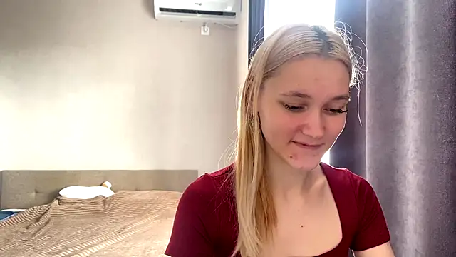 TwinedPeril online show from October 25, 7:07 am