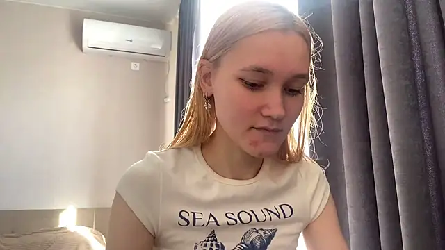 TwinedPeril online show from October 22, 7:08 am