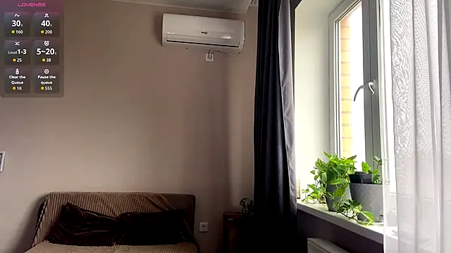 TwinedPeril online show from November 11, 7:03 am