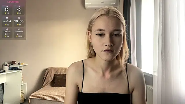 TwinedPeril online show from October 31, 7:16 am